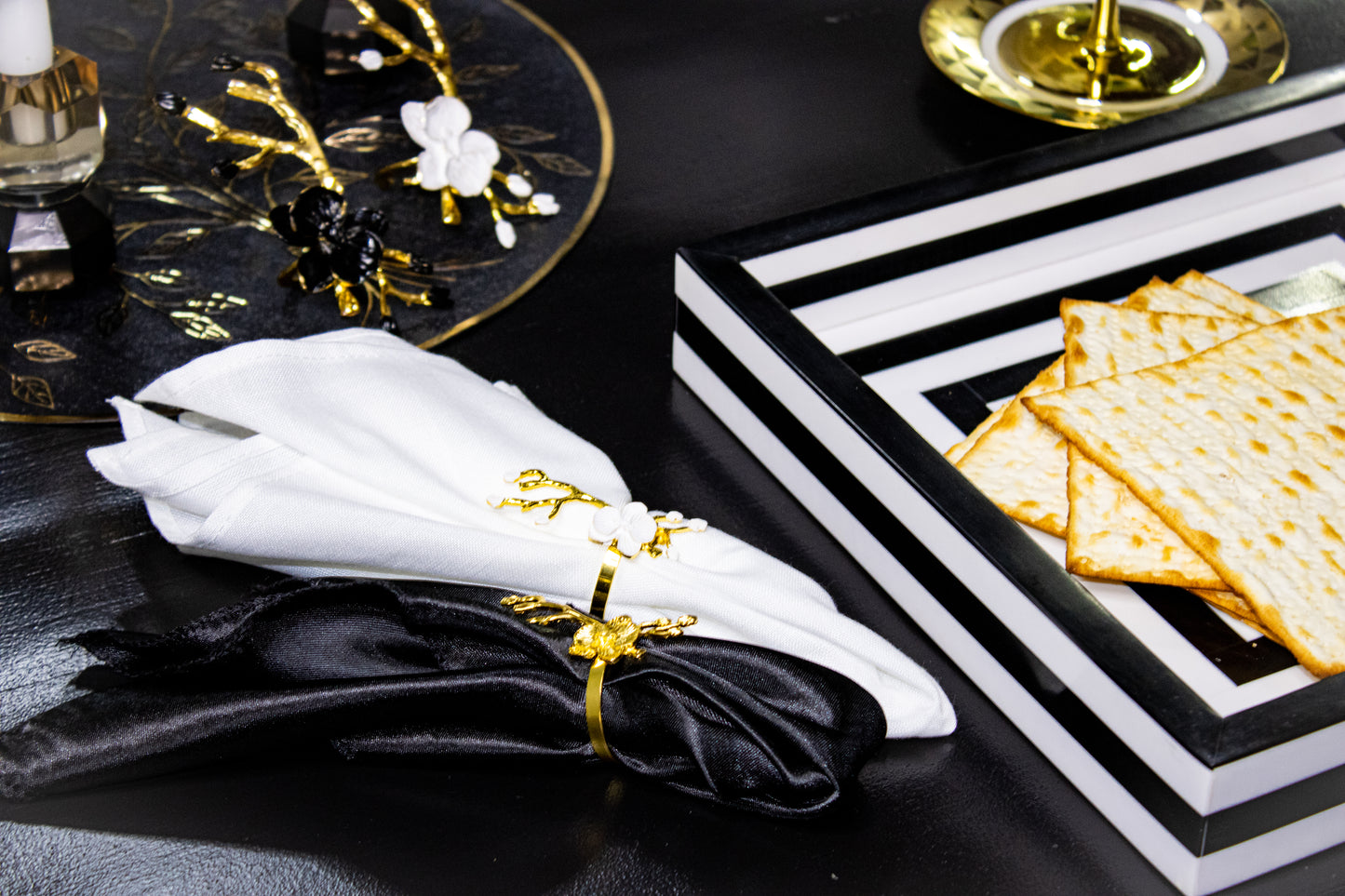 Black & White Matzah Plateau