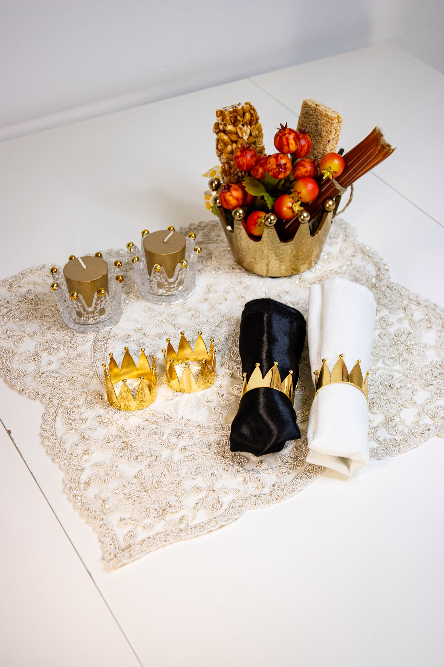 Crown Elegance Rosh Hashanah Set