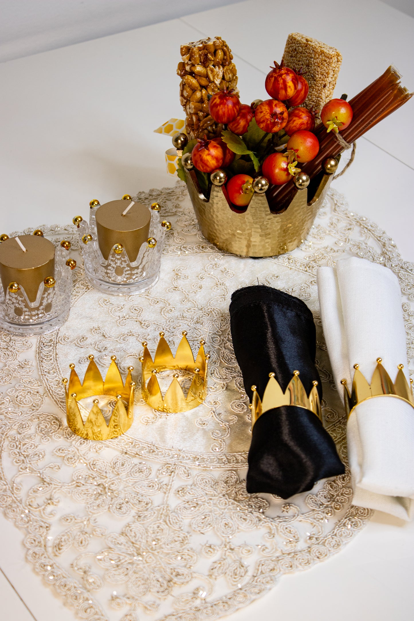 Crown Elegance Rosh Hashanah Set