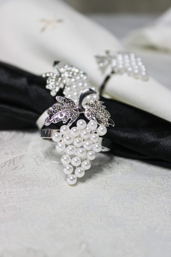 Grape Pearl Napkin Rings Silver (Set of 4)