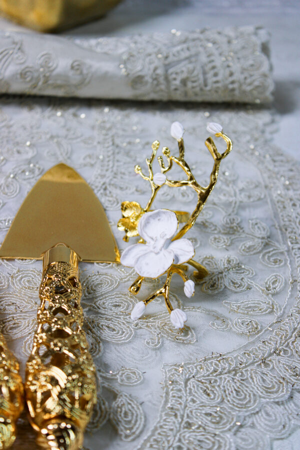 Plum Blossom Flower Branch Napkin Ring Gold/White L (set of 4)